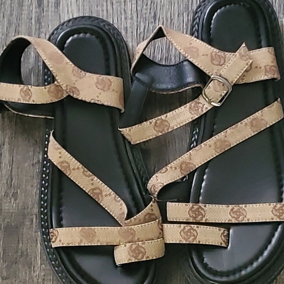 Shein Sandals - Picture 2 of 5